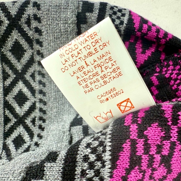 NWT Pistil Winter Beanie Stocking Ski Cap Isabetta Magenta Aztec Christmas Gift - Picture 7 of 14